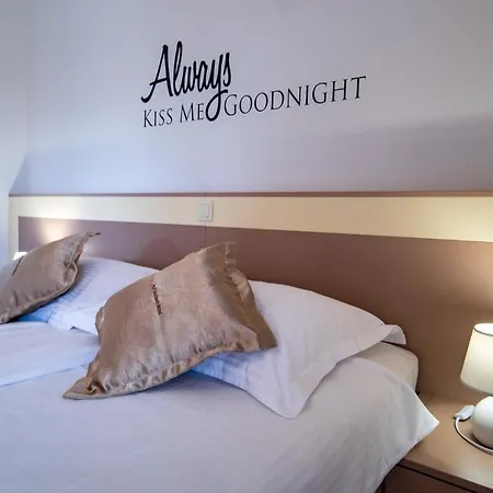 Apartment Mistral Lopar