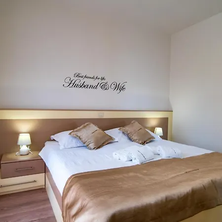Mistral Apartmán Lopar