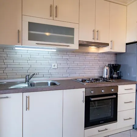 Mistral Apartment *
