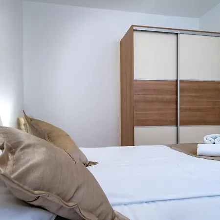 Mistral Apartment Lopar