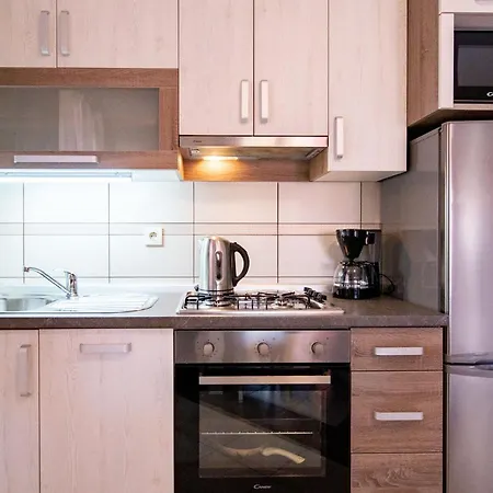 Mistral Apartment *