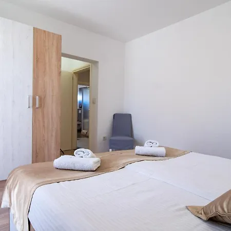 Mistral Apartment *