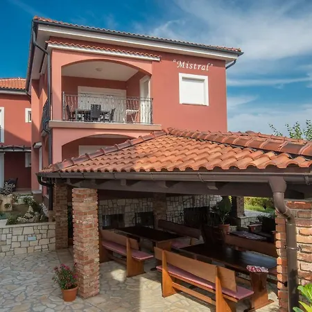 Mistral Apartment Lopar